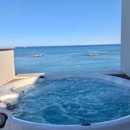 Fenandgi Luxury Hospitality At Its Finest ! *