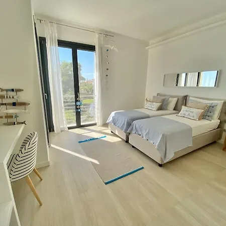 Fenandgi Luxury Hospitality At Its Finest ! *