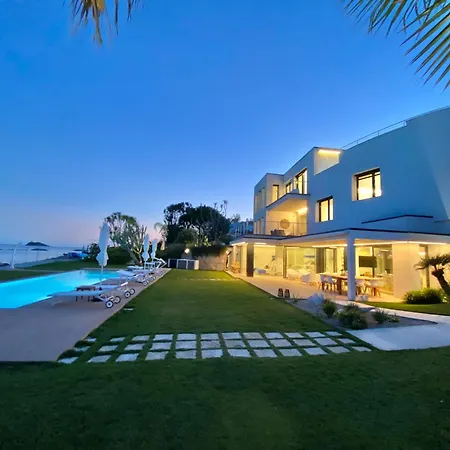Guest house Fenandgi Luxury Hospitality At Its Finest ! *