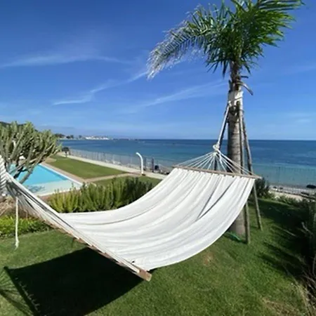Fenandgi Luxury Hospitality At Its Finest !