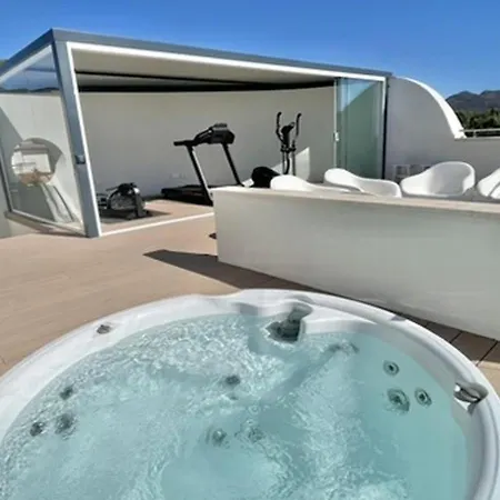 Guest house Fenandgi Luxury Hospitality At Its Finest !