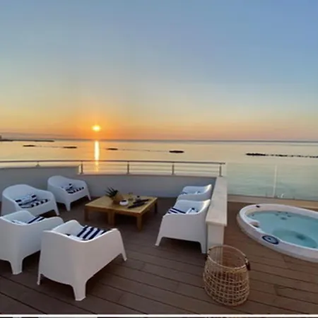 Fenandgi Luxury Hospitality At Its Finest !